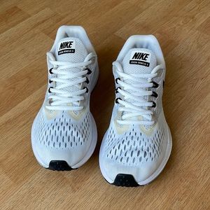 Nike Zoom Winflo 4  - size 6.5